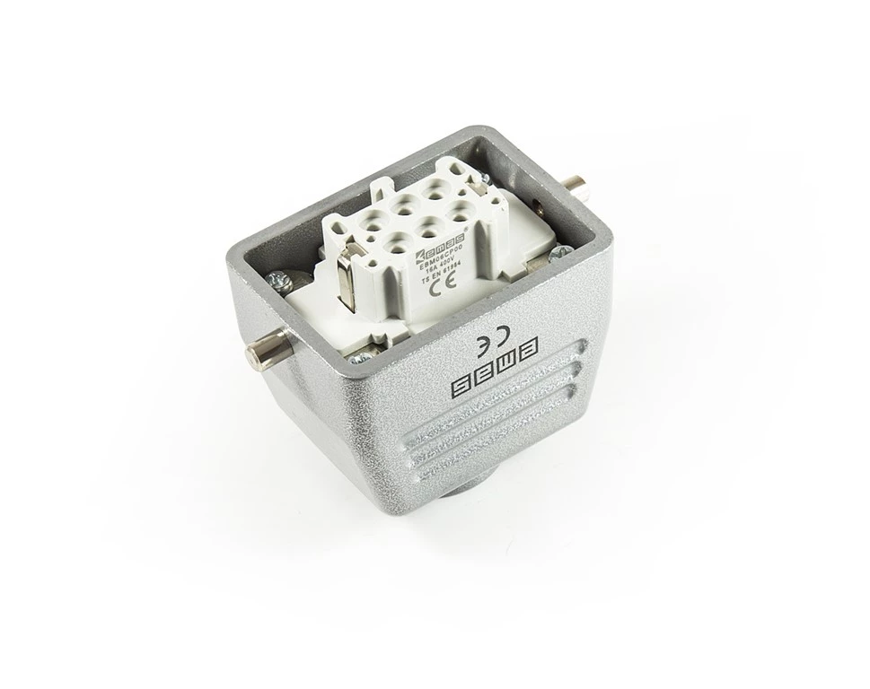 EBM06PU30 6 KONTAK UZATMA PRİZ ÜSTTEN GİRİŞ EMAS